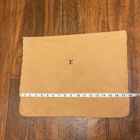 Louis Vuitton Vintage Thick Flap Dust Bag - Picture 4 of 7